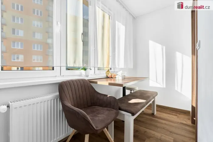 Prodej bytu 3+1, Karlovy Vary - Bohatice, Ostrovská, 76 m2