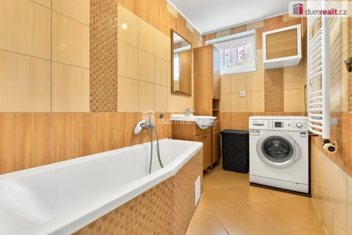 Prodej bytu 5+1, Ostrov, Lipová, 125 m2