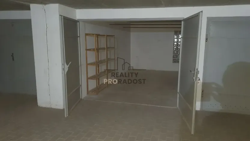 Pronájem garáže, Znojmo, U Lesíka, 15 m2