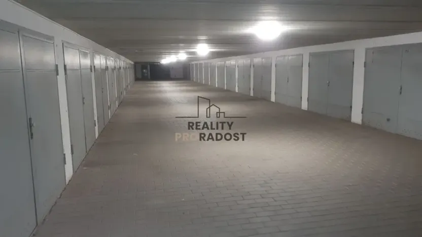 Pronájem garáže, Znojmo, U Lesíka, 15 m2