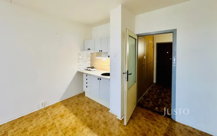 Pronájem bytu 1+kk, Praha - Modřany, Jordana Jovkova, 29 m2
