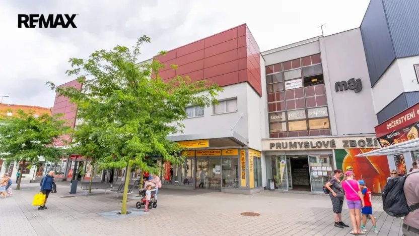 Prodej obchodního prostoru, Třebíč - Vnitřní Město, Komenského nám., 1008 m2