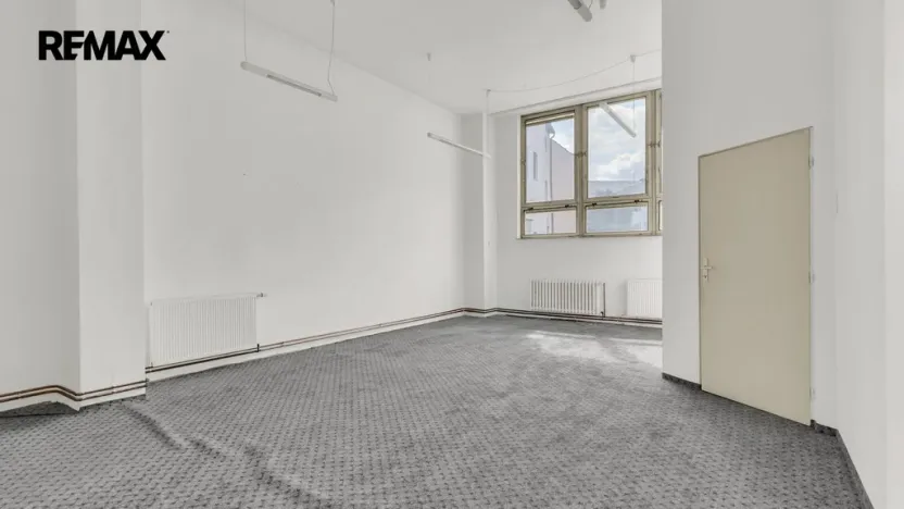 Prodej obchodního prostoru, Třebíč - Vnitřní Město, Komenského nám., 1008 m2