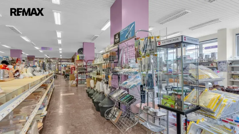 Prodej obchodního prostoru, Třebíč - Vnitřní Město, Komenského nám., 1008 m2