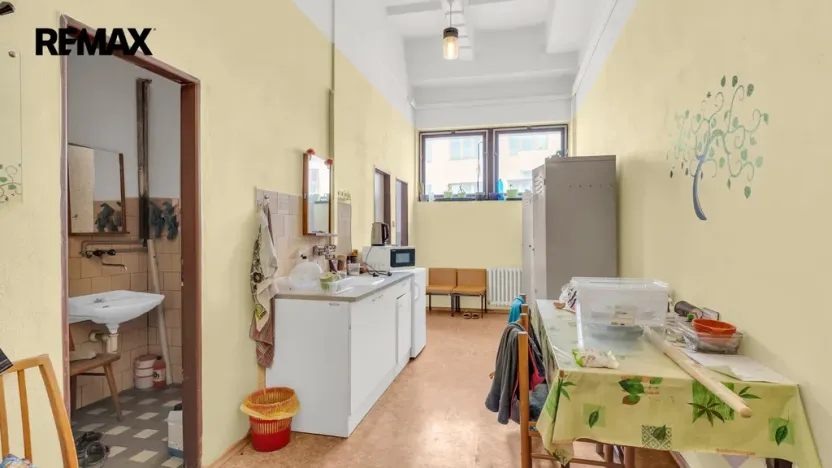 Prodej obchodního prostoru, Třebíč - Vnitřní Město, Komenského nám., 1008 m2
