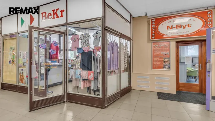 Prodej obchodního prostoru, Třebíč - Vnitřní Město, Komenského nám., 1008 m2