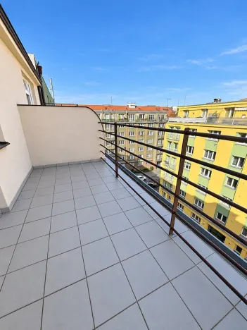 Pronájem bytu 1+kk, Praha - Vršovice, K louži, 35 m2