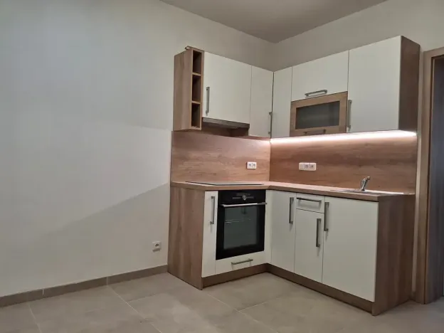 Pronájem bytu 3+1, Žatec, třída Obránců míru, 65 m2