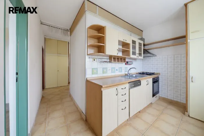 Prodej bytu 3+1, Karlovy Vary, Krymská, 71 m2