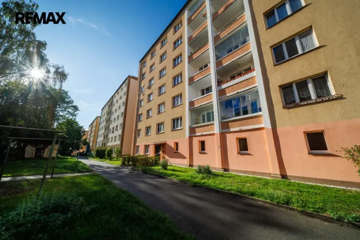 Prodej bytu 3+1, Karlovy Vary, Krymská, 71 m2