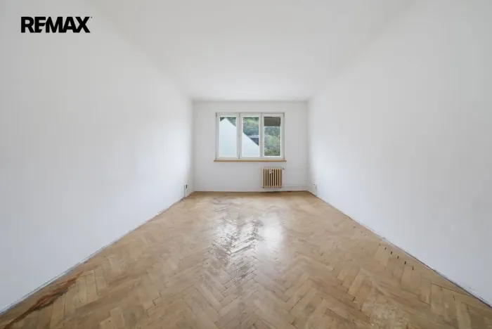 Prodej bytu 3+1, Karlovy Vary, Krymská, 71 m2