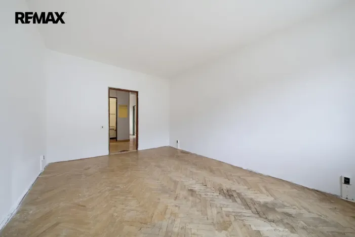 Prodej bytu 3+1, Karlovy Vary, Krymská, 71 m2