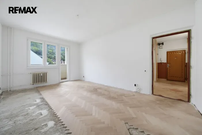 Prodej bytu 3+1, Karlovy Vary, Krymská, 71 m2