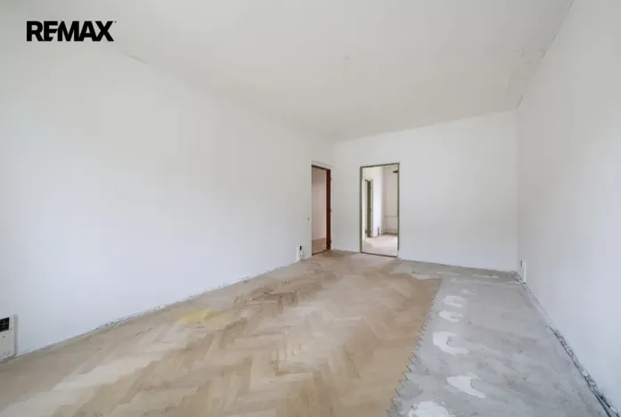 Prodej bytu 3+1, Karlovy Vary, Krymská, 71 m2