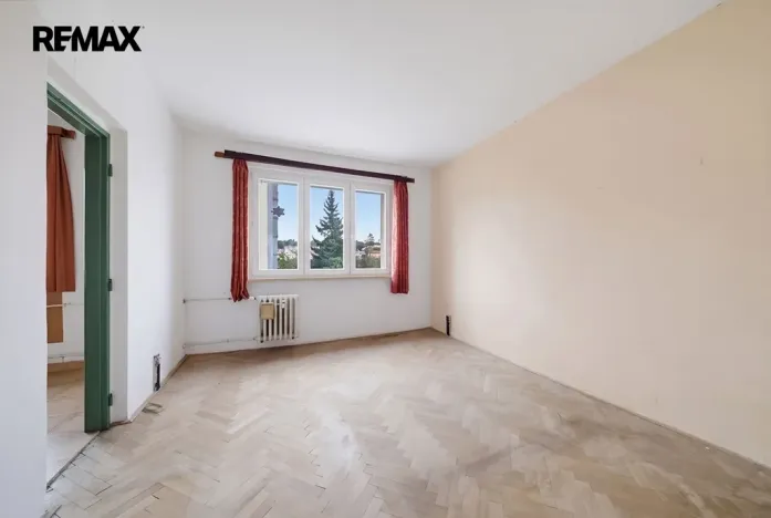Prodej bytu 3+1, Karlovy Vary, Krymská, 71 m2