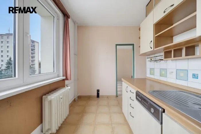 Prodej bytu 3+1, Karlovy Vary, Krymská, 71 m2