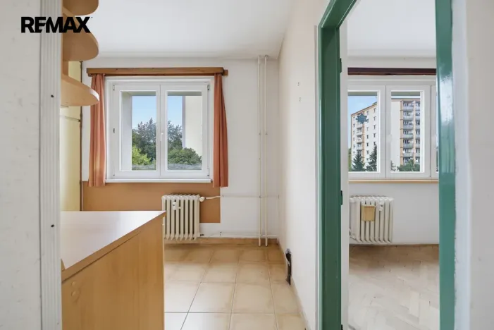 Prodej bytu 3+1, Karlovy Vary, Krymská, 71 m2