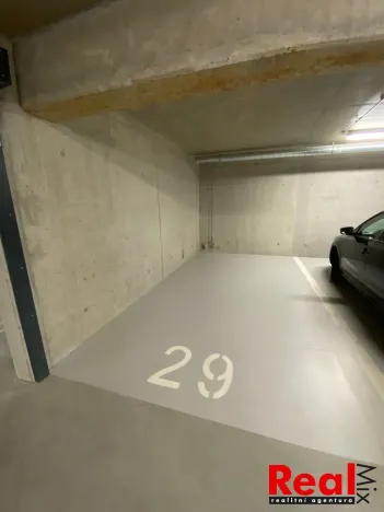 Pronájem garáže, Brno - Sadová, Kumpoštova, 13 m2