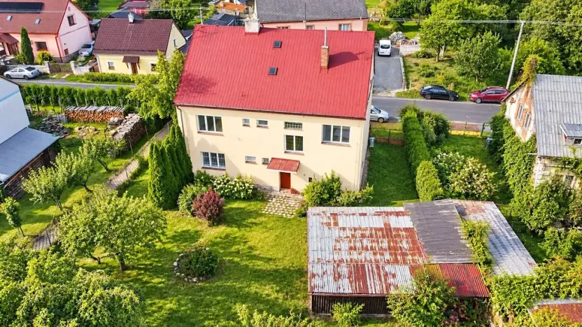 Prodej rodinného domu, Bernartice, 320 m2