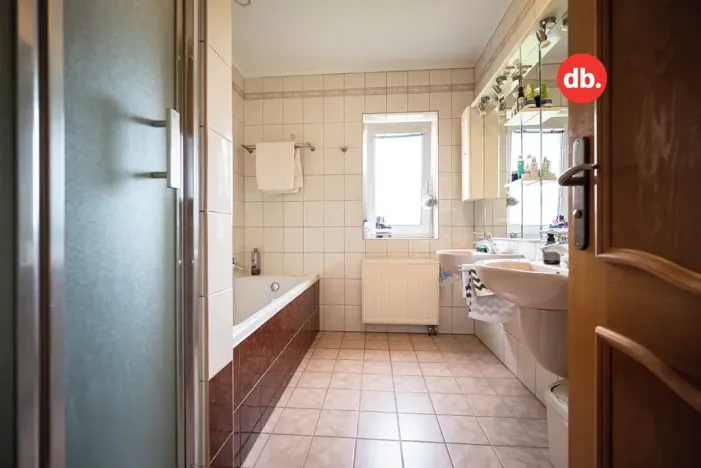 Prodej rodinného domu, Karlovy Vary, Vančurova, 260 m2