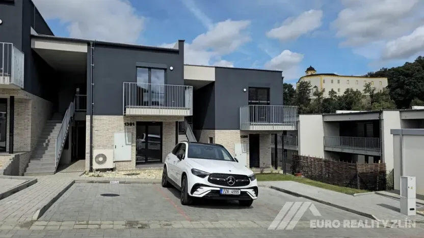 Pronájem bytu 1+kk, Zlín, Pod Hradem I, 29 m2