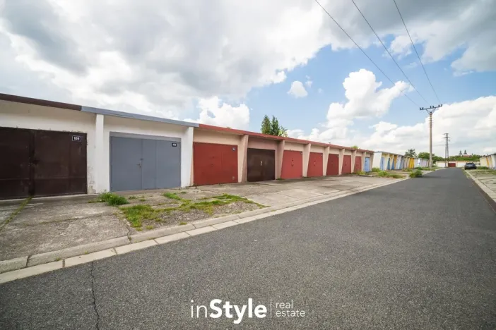 Pronájem garáže, Uherské Hradiště, Průmyslová, 17 m2