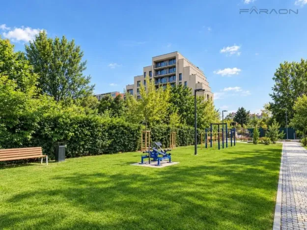 Pronájem bytu 2+kk, Praha - Karlín, Švarcova, 55 m2