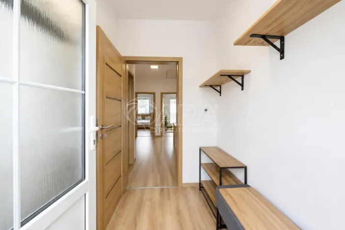 Pronájem rodinného domu, Postřižín, Na Stráni, 80 m2