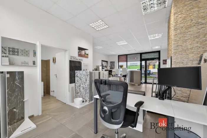 Pronájem obchodního prostoru, Plzeň - Černice, Vltavínová, 66 m2