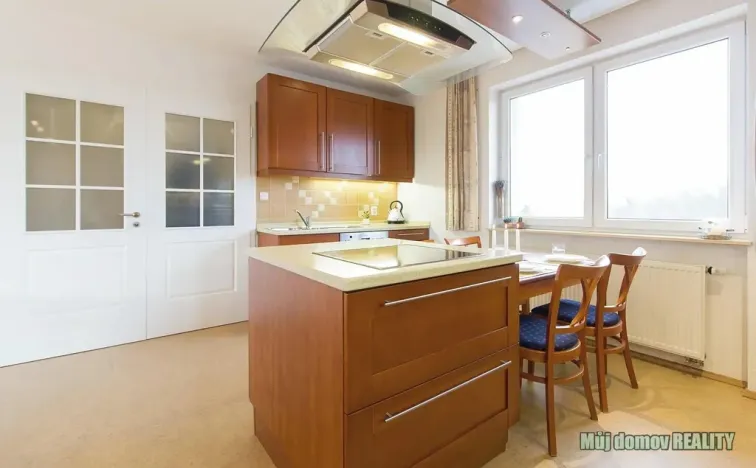Prodej bytu 4+kk, Praha - Horní Počernice, U věže, 146 m2