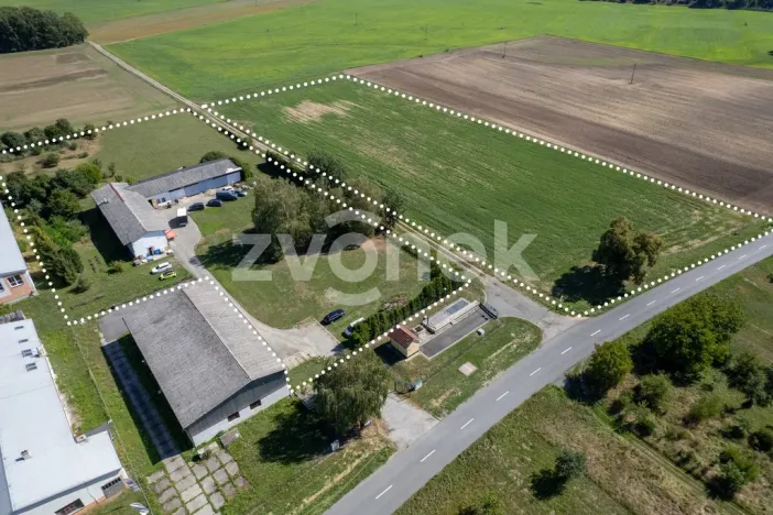 Prodej komerční nemovitosti, Chropyně - Plešovec, 740 m2