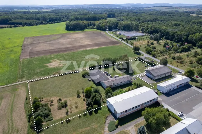Prodej komerční nemovitosti, Chropyně - Plešovec, 740 m2
