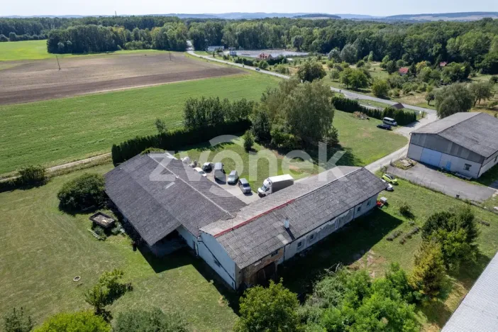 Prodej komerční nemovitosti, Chropyně - Plešovec, 740 m2