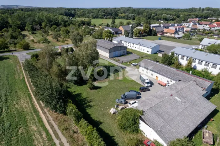 Prodej komerční nemovitosti, Chropyně - Plešovec, 740 m2