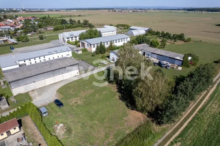 Prodej komerční nemovitosti, Chropyně - Plešovec, 740 m2