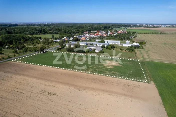 Prodej komerčního pozemku, Chropyně - Plešovec, 12000 m2