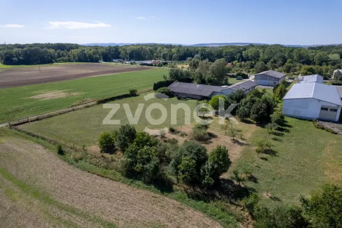 Prodej komerčního pozemku, Chropyně - Plešovec, 12000 m2