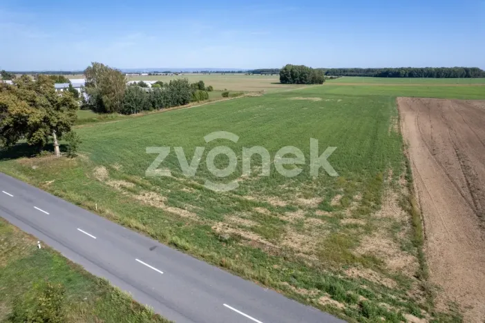 Prodej komerčního pozemku, Chropyně - Plešovec, 12000 m2