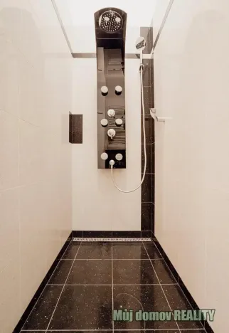 Pronájem bytu 3+1, Praha - Vyšehrad, Svobodova, 97 m2