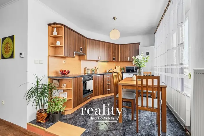 Prodej bytu 3+kk, Šumná, 88 m2