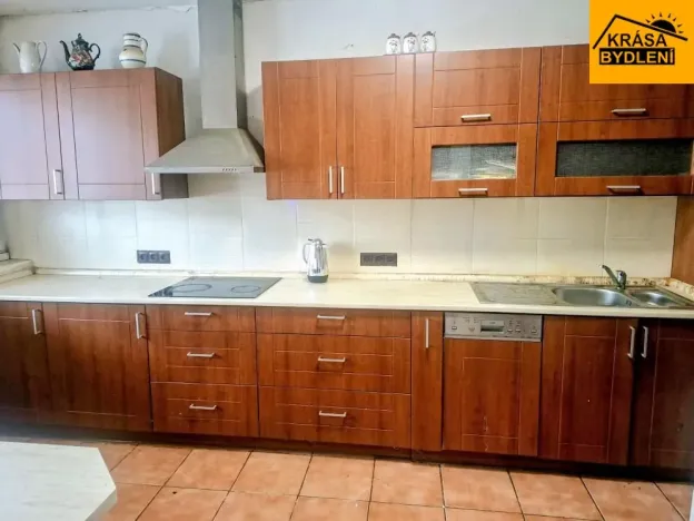 Prodej rodinného domu, Loučany, 250 m2