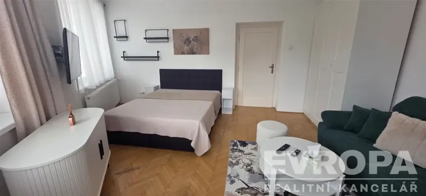 Pronájem bytu 1+1, Kolín - Kolín IV, Školská, 45 m2