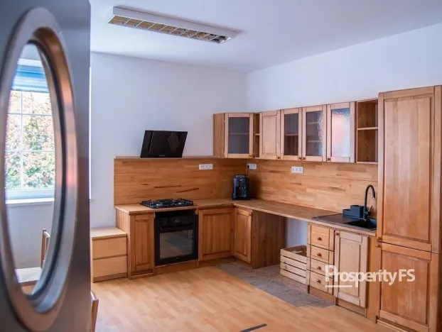 Pronájem obchodního prostoru, Blansko, Gellhornova, 110 m2