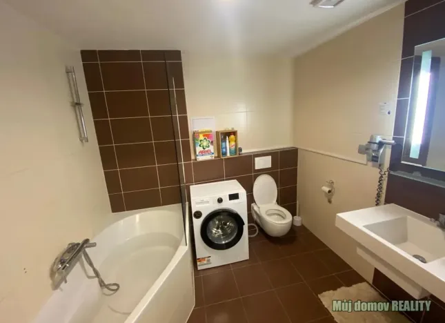 Pronájem bytu 1+kk, Praha - Suchdol, Suchdolské náměstí, 30 m2