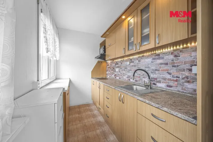 Pronájem bytu 1+kk, Hradec Králové - Slezské Předměstí, Gagarinova, 31 m2