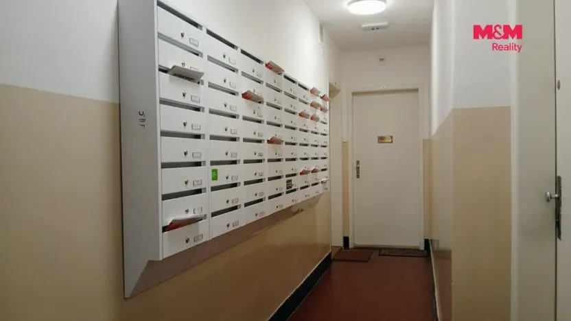 Pronájem bytu 1+kk, Praha - Holešovice, Bubenská, 21 m2