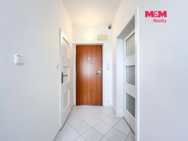 Pronájem bytu 1+1, Praha - Letňany, Dobratická, 31 m2