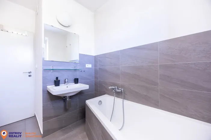 Prodej apartmánu, Staré Město - Stříbrnice, 450 m2