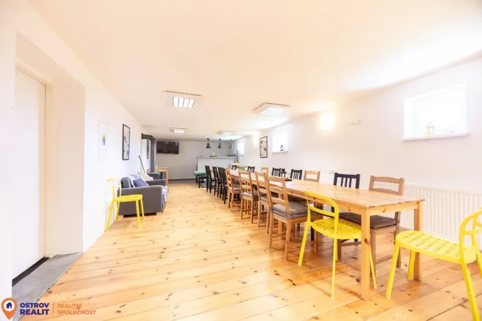 Prodej apartmánu, Staré Město - Stříbrnice, 450 m2
