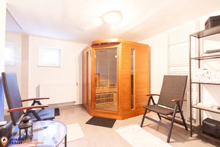 Prodej apartmánu, Staré Město - Stříbrnice, 450 m2